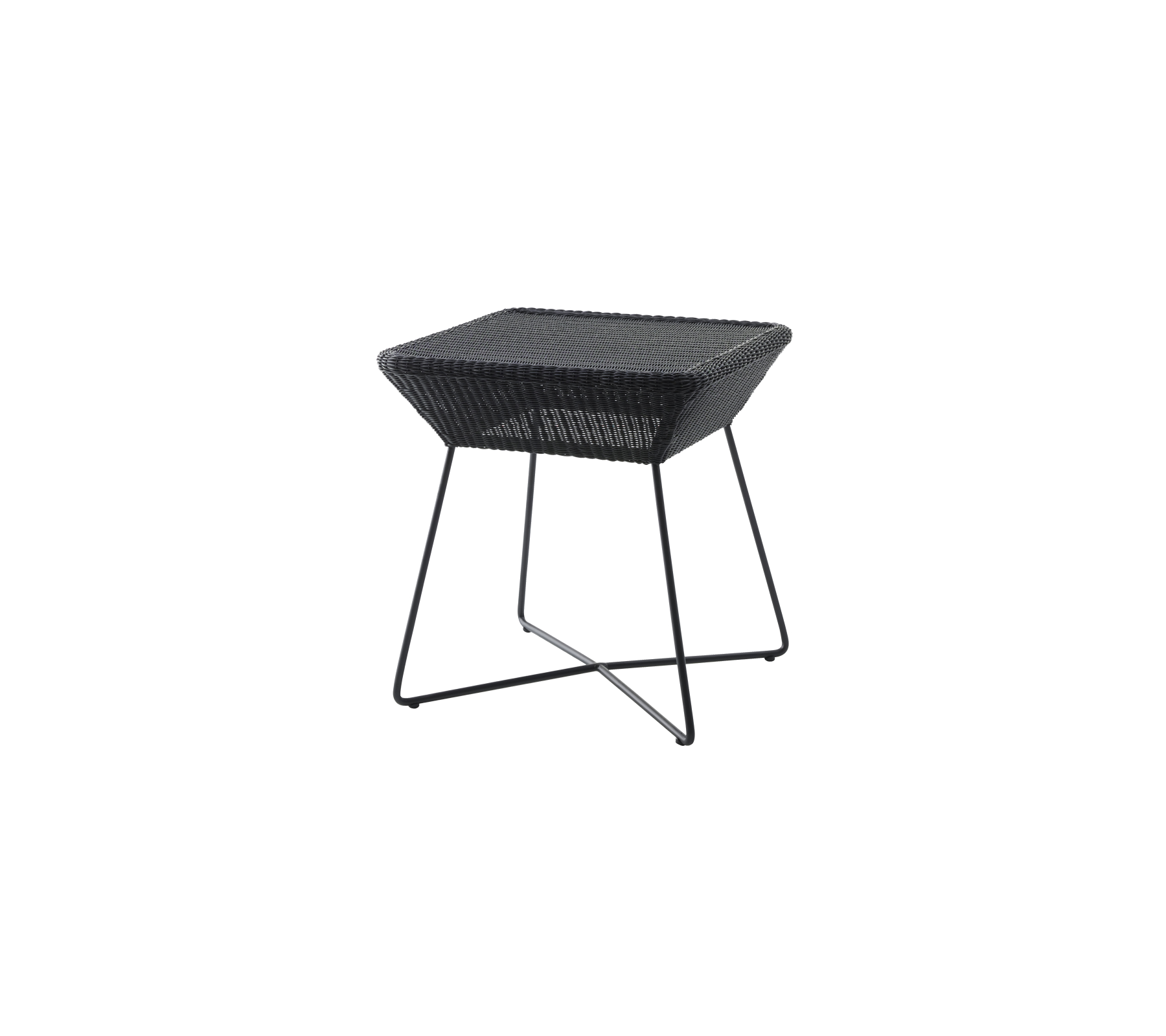 Sort firkantet sidetabel med en mesh-top og slanke metalben. Perfekt til moderne opholdsområder.