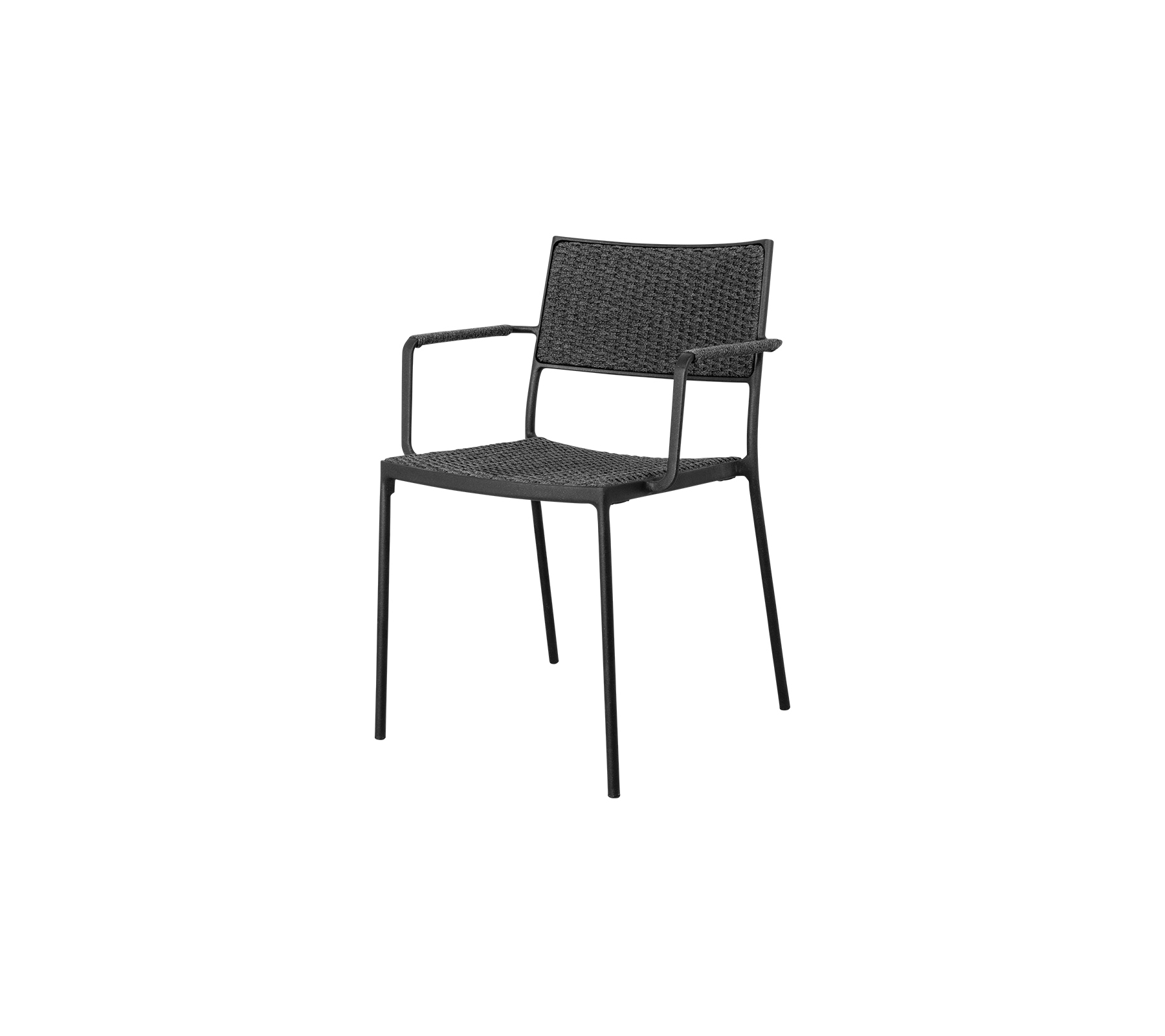 Sort vævet lænestol med et minimalistisk design, der har en robust ramme og behagelig sæde til uformelle eller formelle omgivelser.