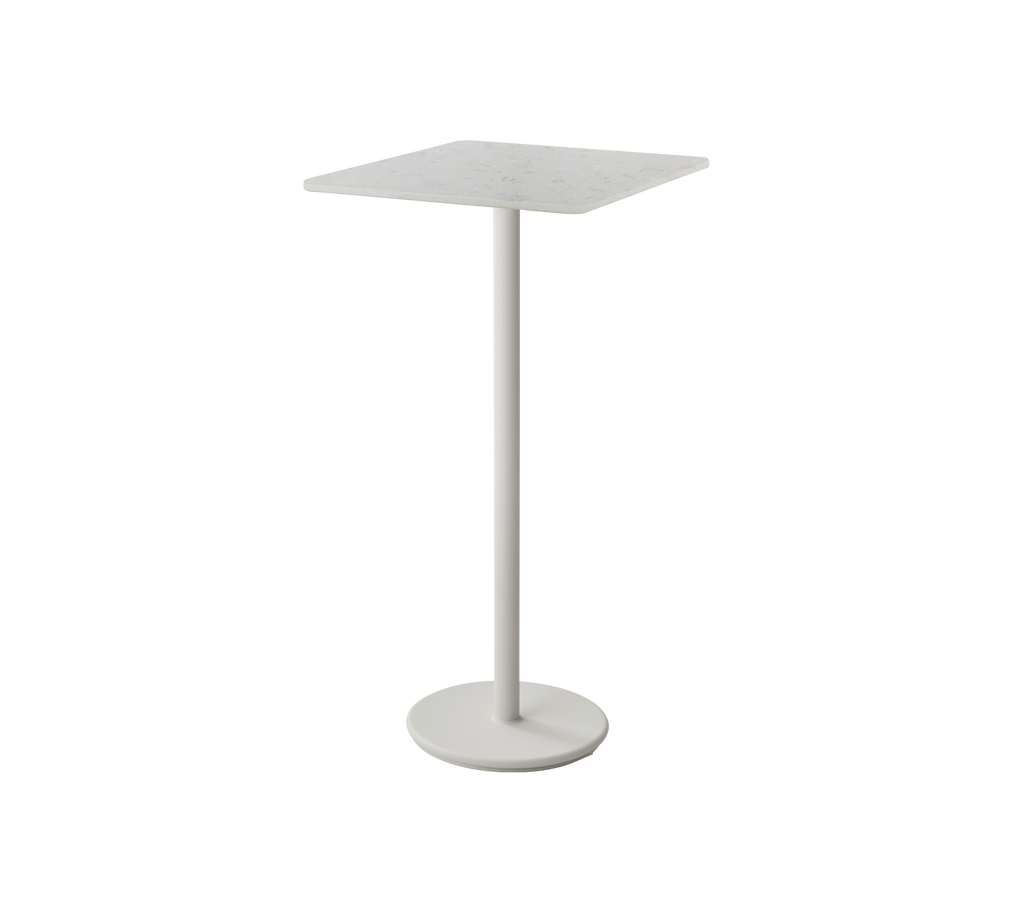 Moderne hvidt bord med et slankt design.