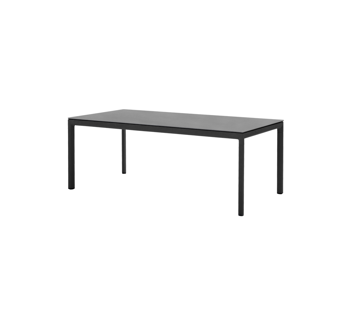 Simpel rektangulær bord med et strømlinet design og robuste ben, velegnet til forskellige indstillinger og anvendelser.