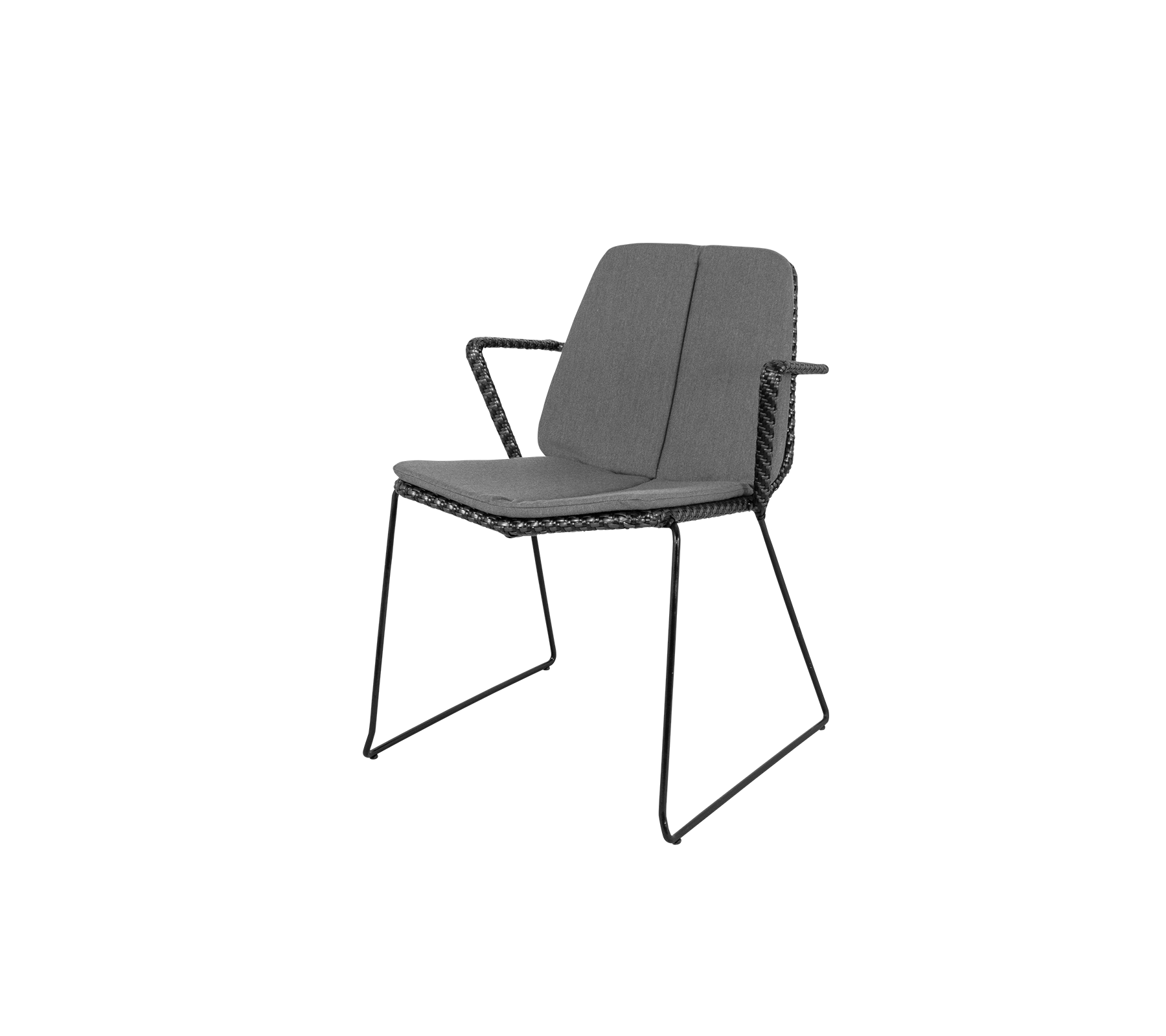 Stilfuld stol med et slankt design, der har en komfortabel sæde- og rygstøtte, støttet af en robust metalramme.