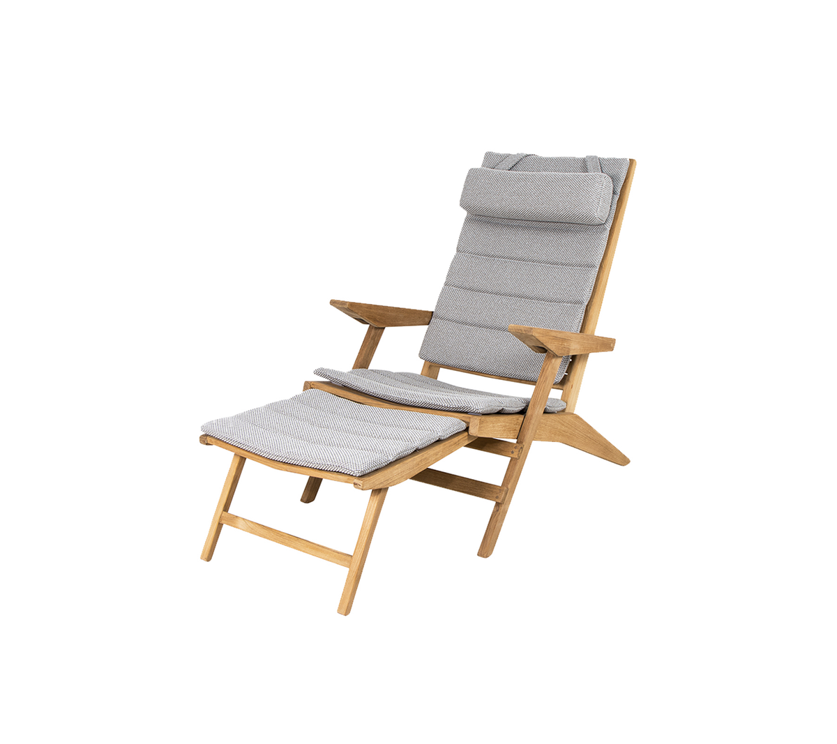 En komfortabel træstol med et gråt polstret sæde og ryglæn, der har et skråstoldesign og en matchende fodstøtte.