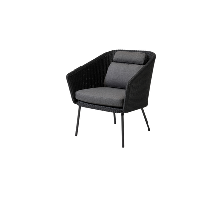 Stilfuld stol med et sort vævet design og komfortable grå puder, perfekt til afslapning.