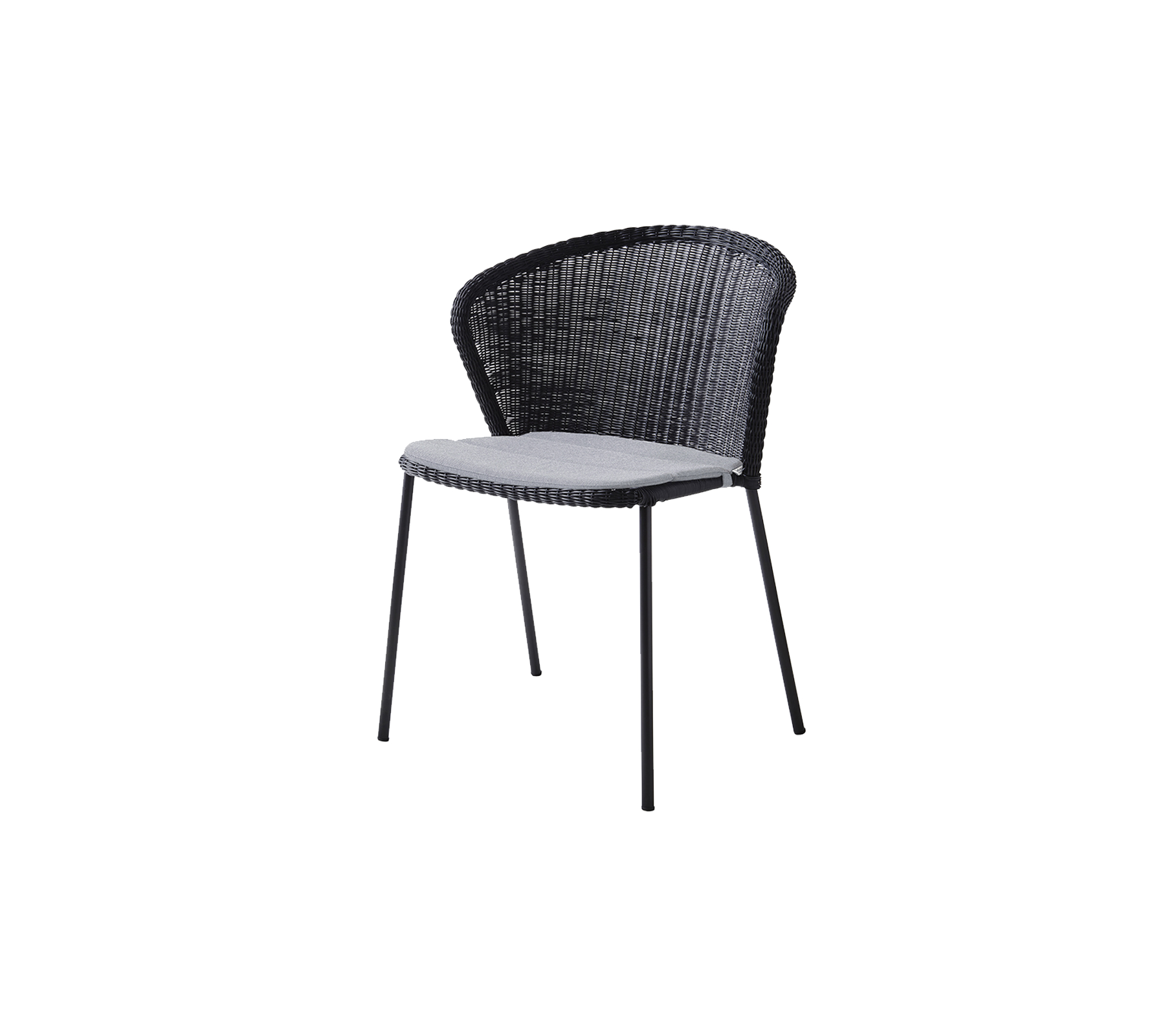 Stilfuld sort stol med et vævet design og en komfortabel lysfarvet sæde. Ideel til moderne indretning og afslappet siddepladser.