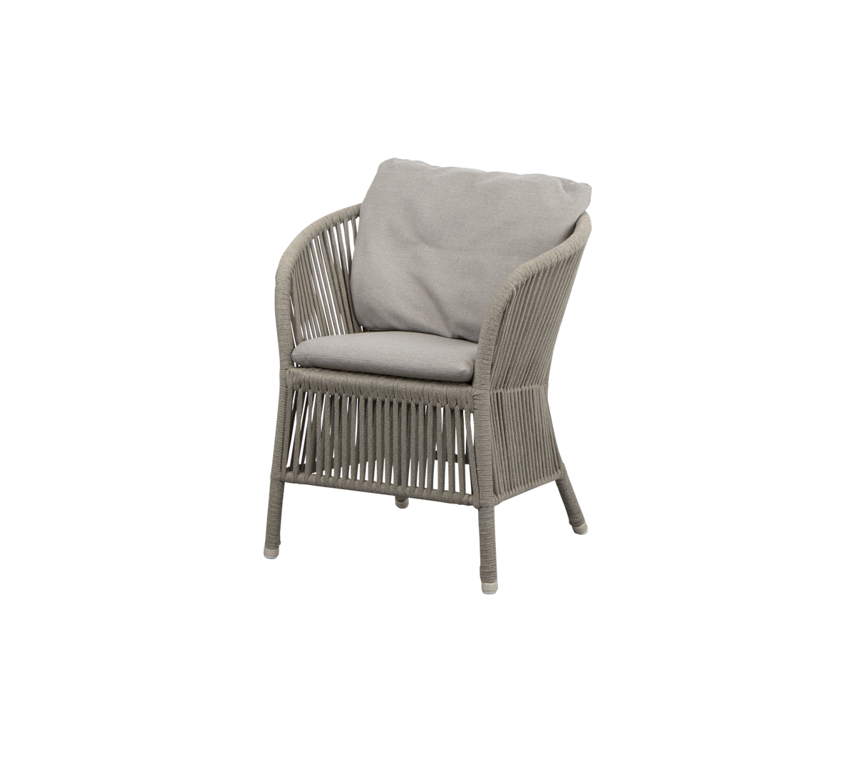 Stylish lænestol med et vævet design og blød, lysegrå pude, perfekt til afslapning og til at forbedre ethvert rum.