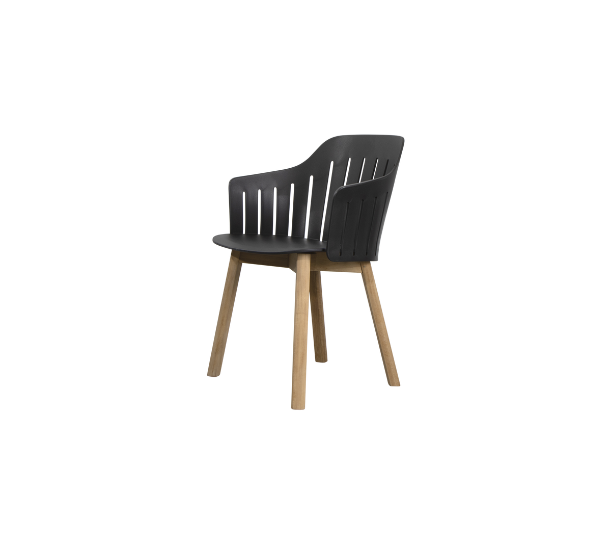 Strømlinet, moderne stol med en formet sæde, slatted ryg og træben for stil og komfort.