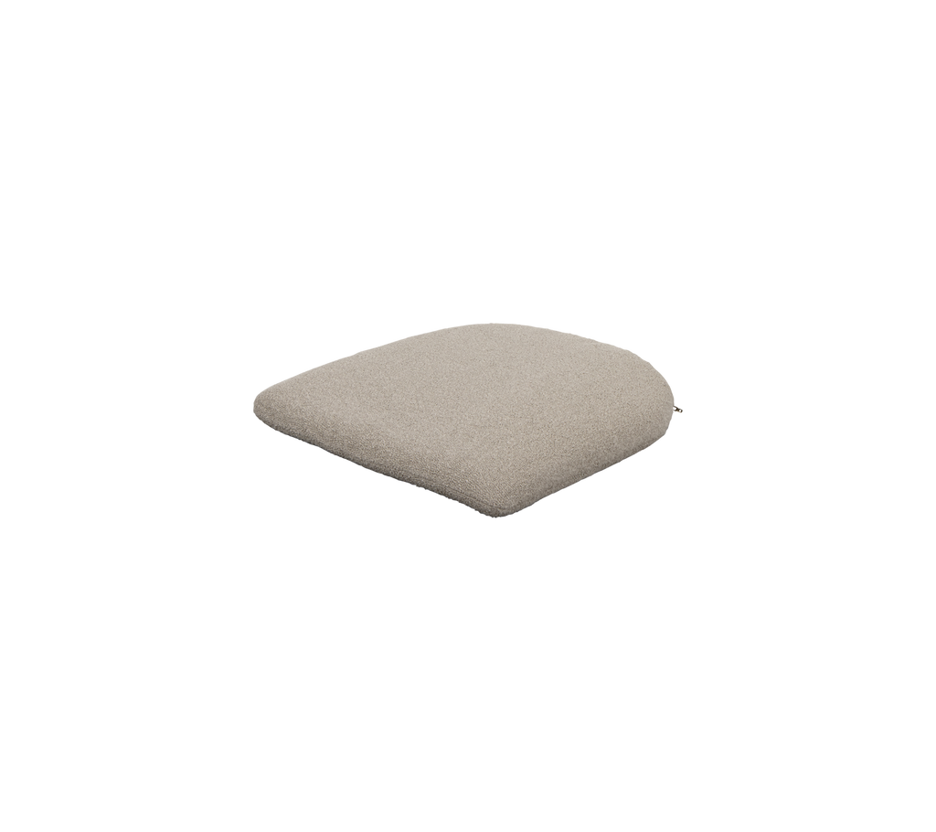 Firkantet pude i et blødt beige stof, der tilbyder komfort og et neutralt accent til enhver siddeplads.