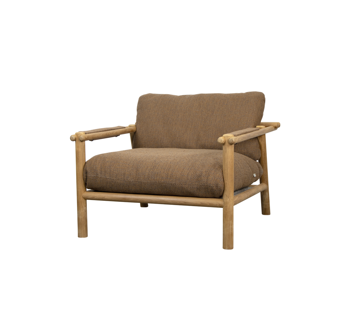 En komfortabel stol med en træramme og bløde brune puder, designet til afslapning og stil.