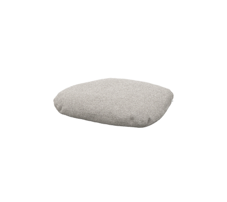 Blød, firkantet pude i let grå stof, designet til komfort og afslapning. Ideel til forskellige siddearrangementer.