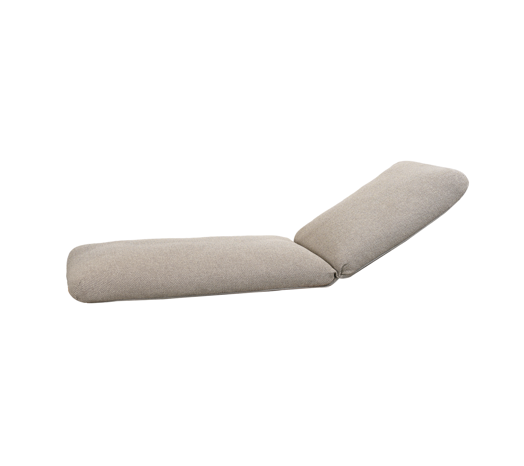 Lysbrun pude med et vippet design.