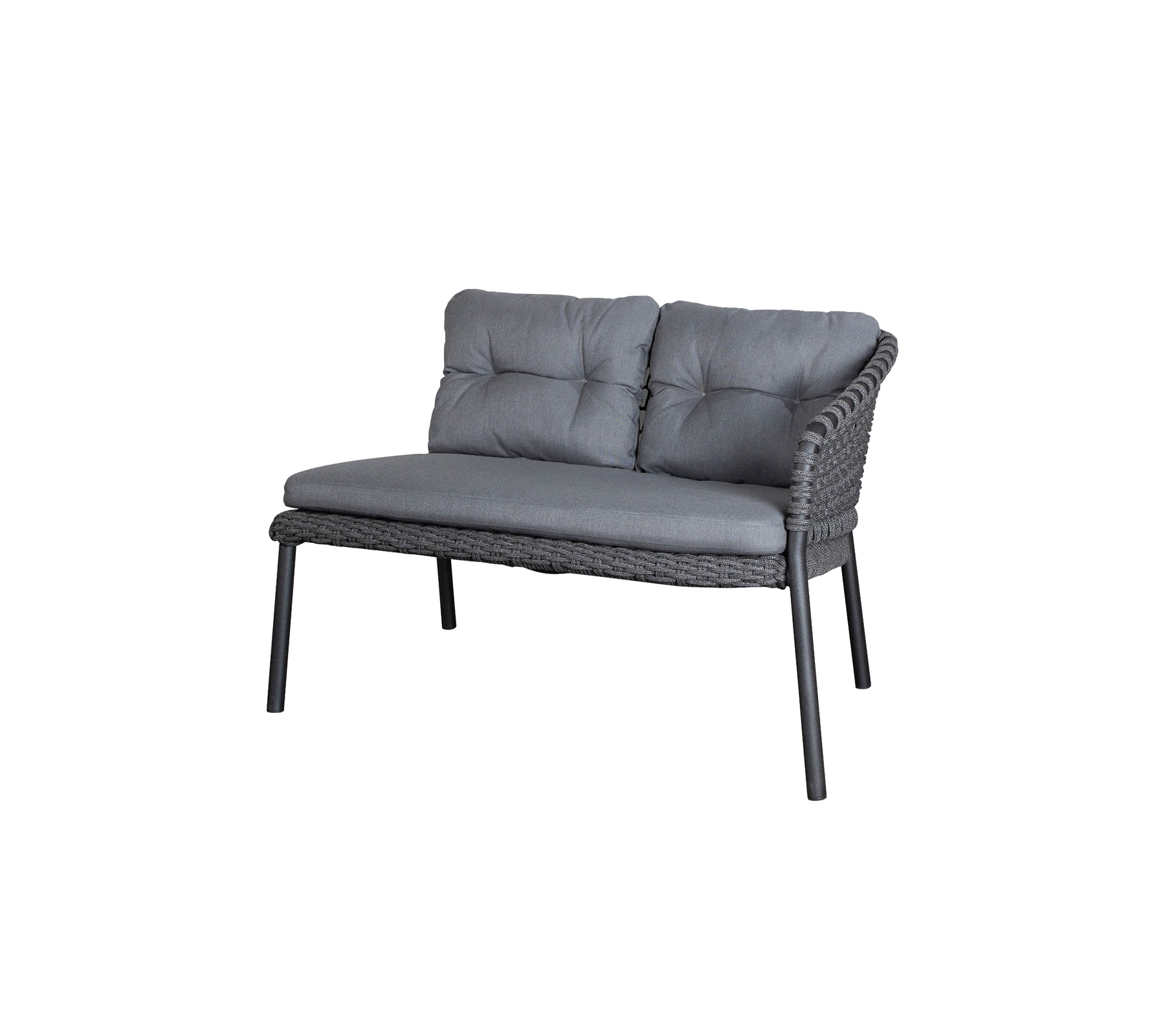 Stilfuld to-personers sofa med grå puder og et vævet design, perfekt til afslapning og komfort.