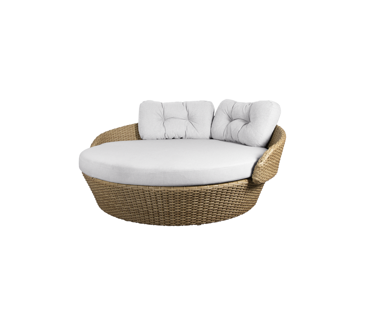 Rund rattan loungestol med en blød hvid pude og to rygpuder for komfort. Ideel til afslapning.