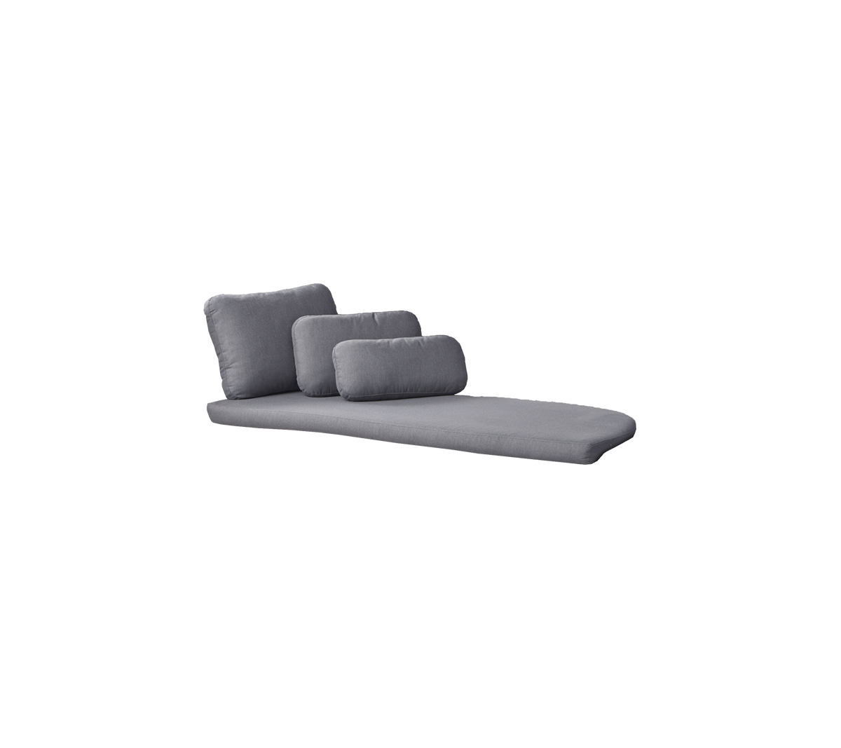 Moderne grå chaiselong med tre bløde puder, der tilbyder et elegant og komfortabelt design til afslapning.