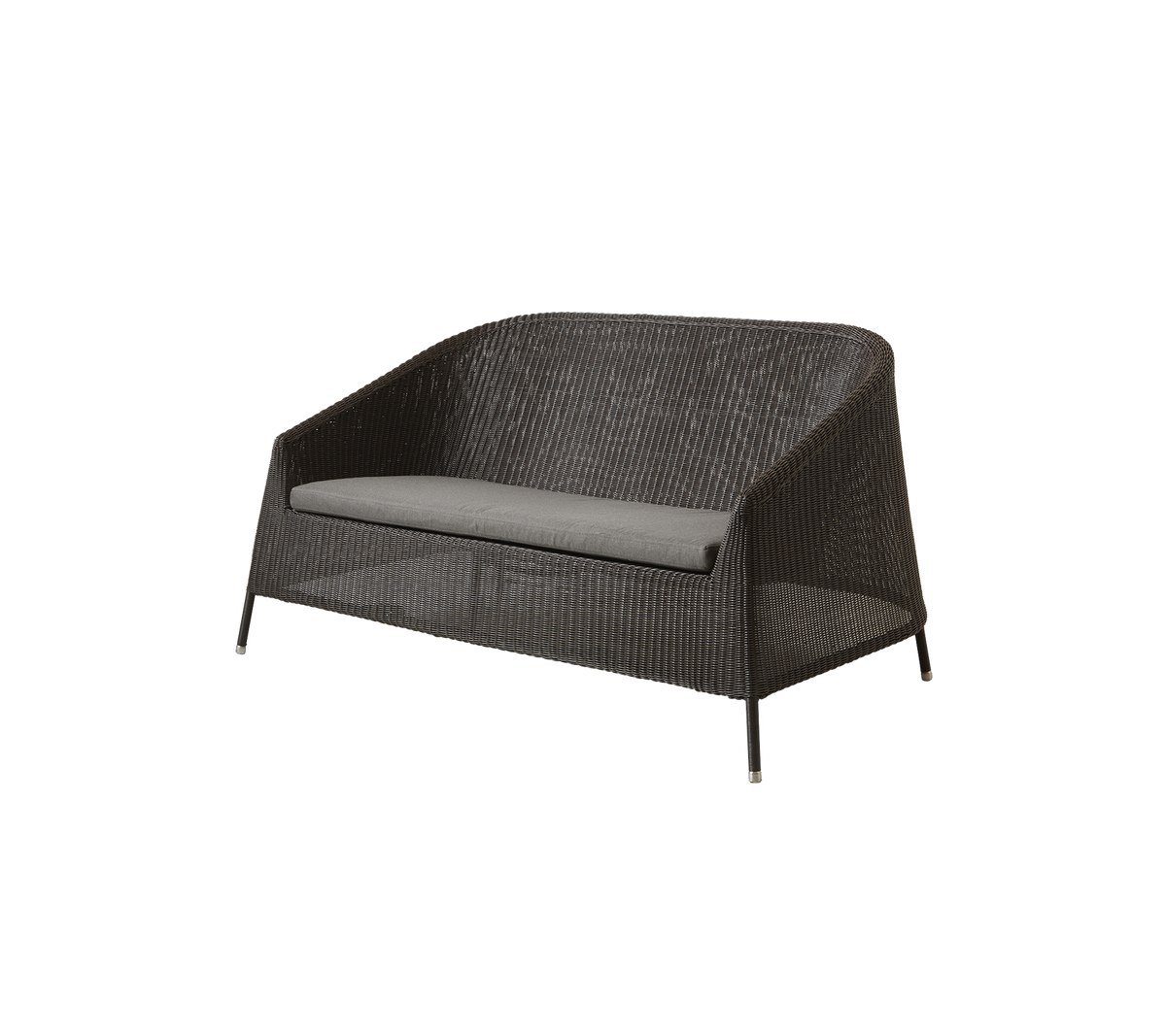 Stilfuld to-personers sofa med et holdbart vævet design og en grå pude, perfekt til udendørs afslapning og komfort.