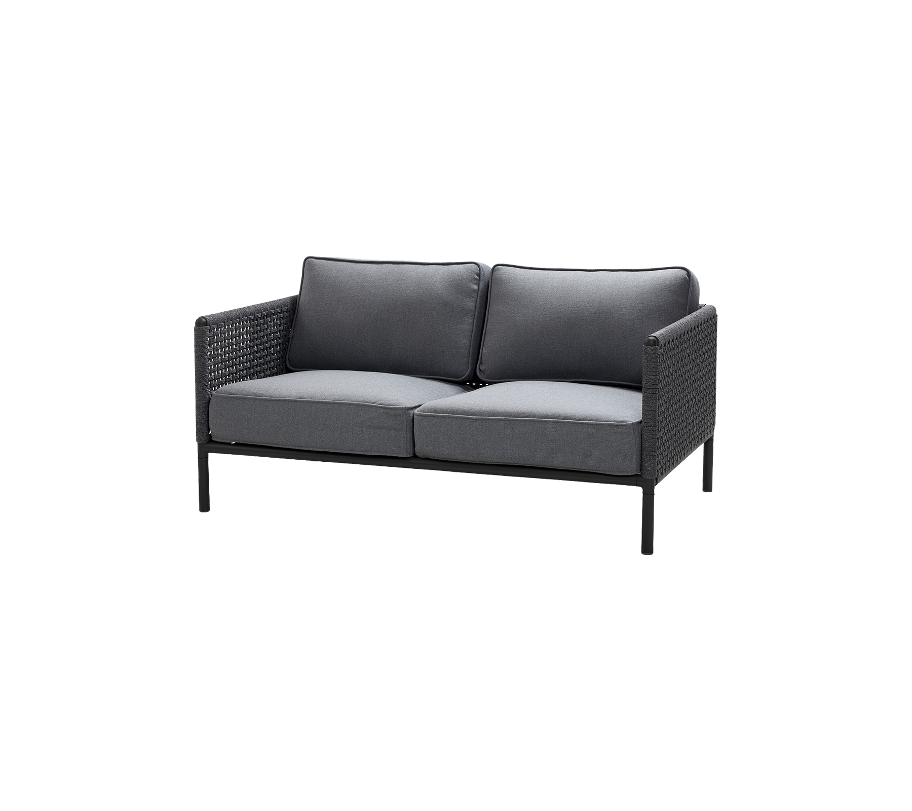 To-personers sofa med en slank sort ramme og mørkegrå puder, designet til komfort og stil. Perfekt til afslappede siddeområder.