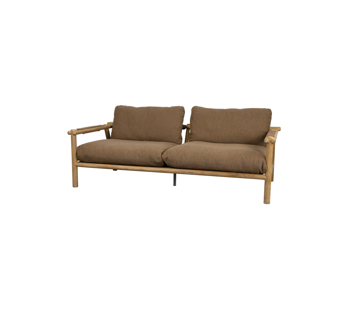 En komfortabel to-personers sofa med en træramme og bløde brune puder, designet til afslapning og stilfuld siddeplads.