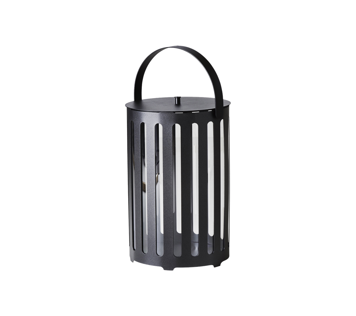 Sort metal lantern med vertikale spalter og et håndtag, designet til dekorativ belysning.