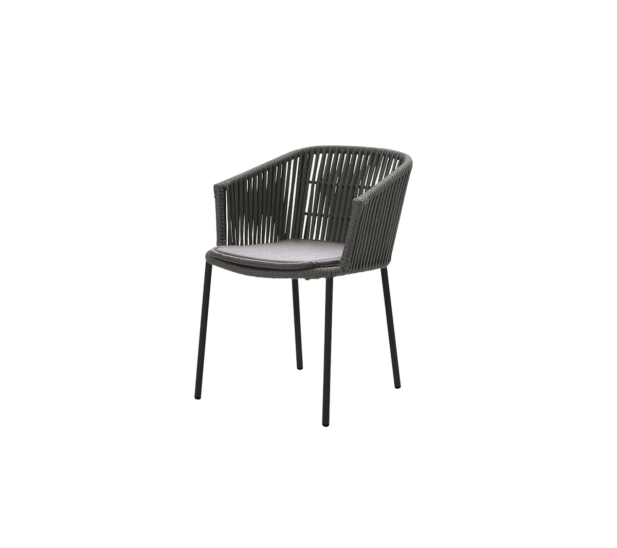 Stilfuld stol med et vævet design, der har en behagelig pude og slanke ben, perfekt til afslappet siddeplads.