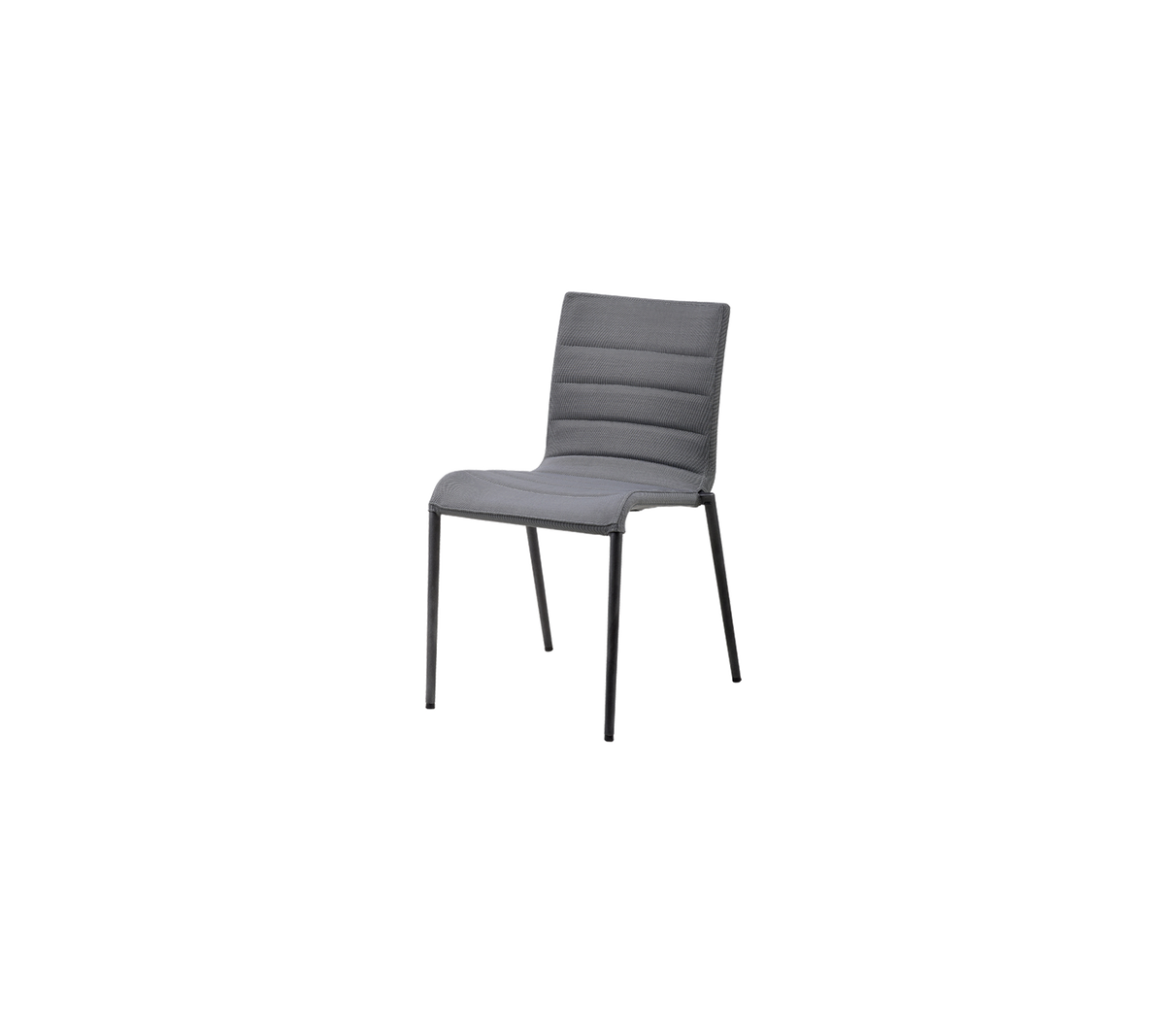 Moderne grå stol med et minimalistisk design, der har et polstret sæde og rygstøtte for komfort.