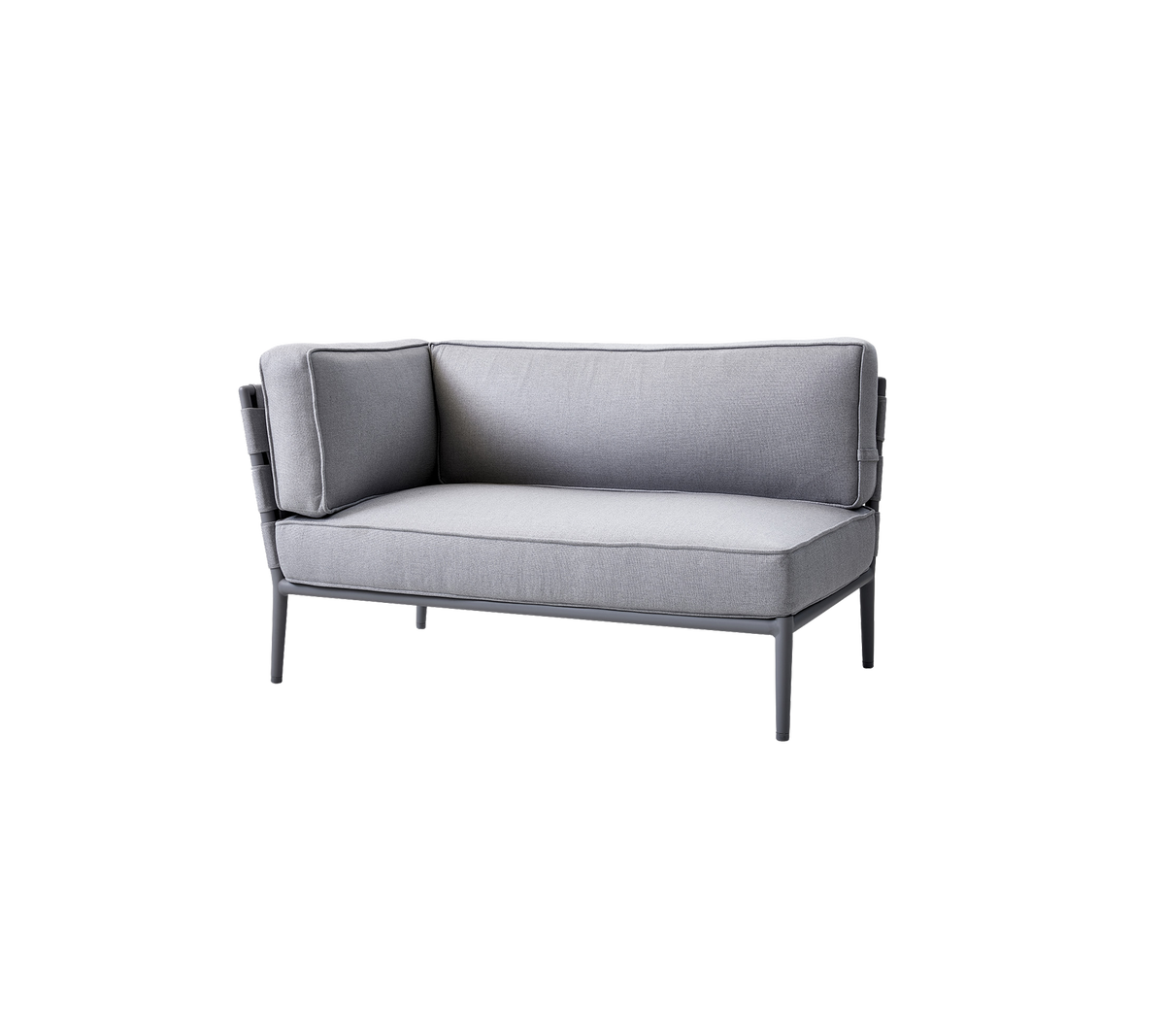 Grå to-personers sofa med bløde puder og en slank metalramme, designet til komfort og moderne æstetik.