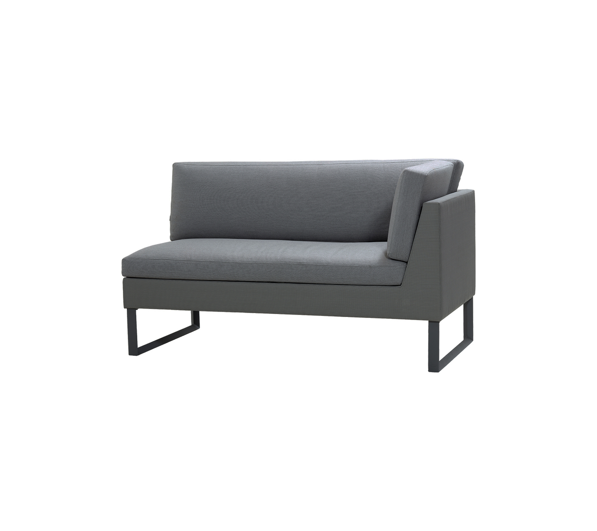 Moderne to-pladser sofa i et slankt gråt stof med minimalistiske metalben og et moderne design, ideel til stilfuld siddeplads.