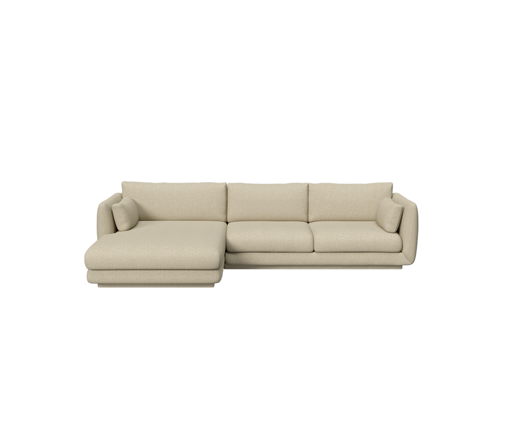 Lysbrun moderne sofa med chaise lounge design.