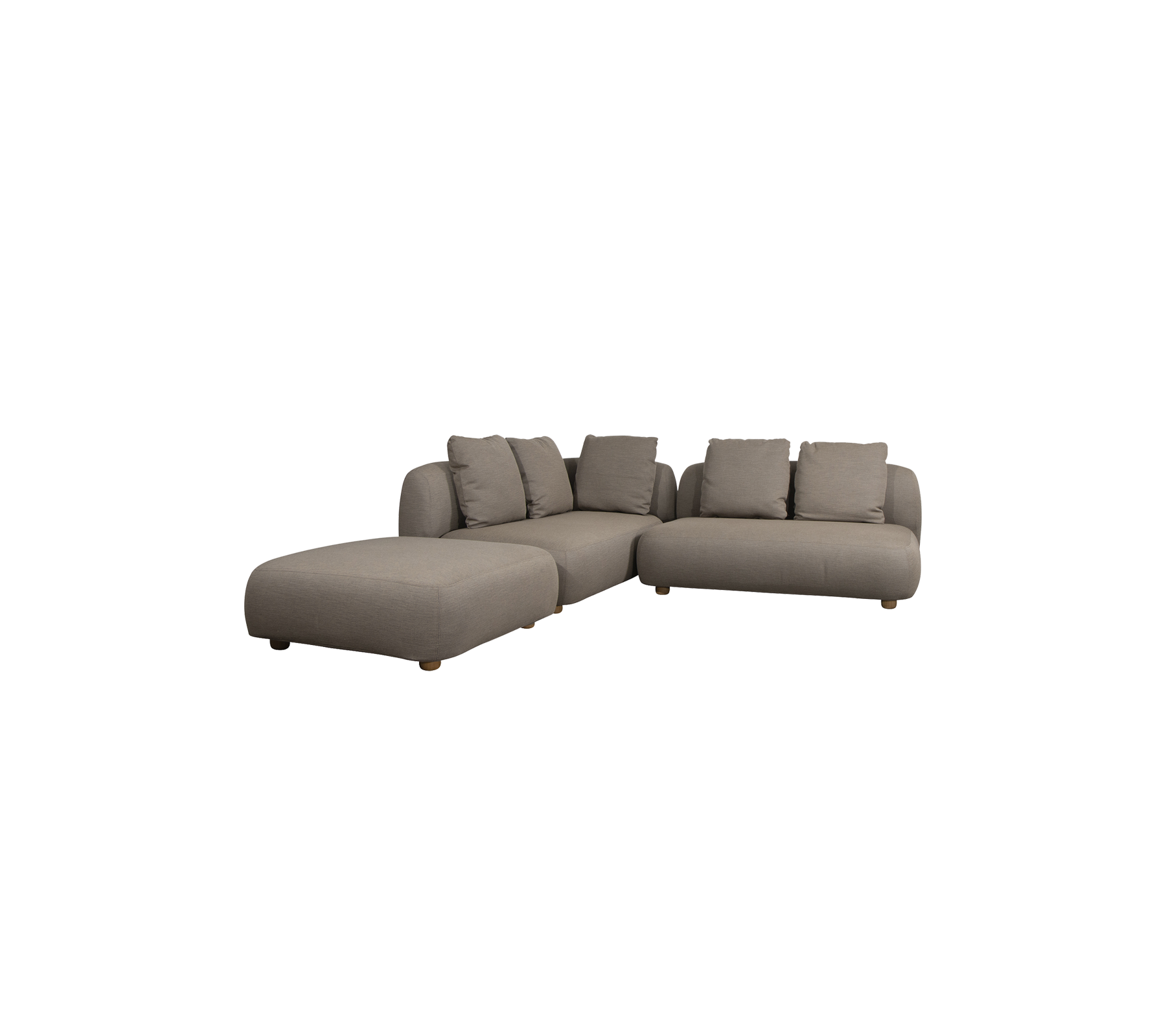 Moderne sektionel sofa i en neutral brun tone med bløde puder og et rummeligt design til komfortabel siddestilling. Perfekt til afslapning.