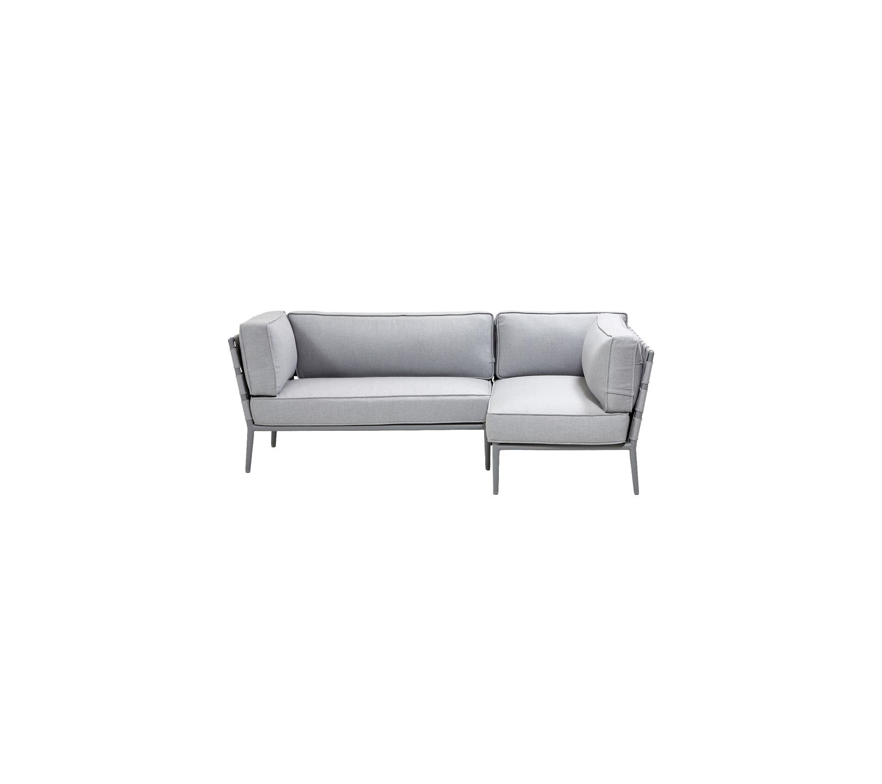 Moderne lysegrå sectional sofa med et stilfuldt design, der har bløde puder for komfort og elegante metalアクセサリー.
