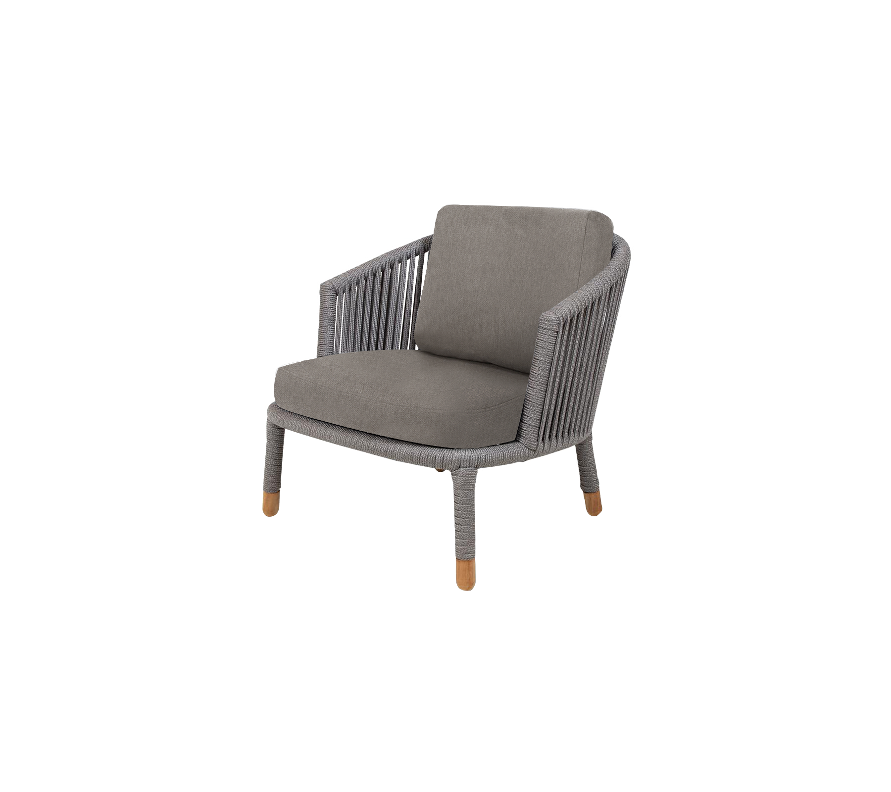 Stilfuld stol med en grå pude og vævet design, med træben for et moderne udseende og komfortable siddemuligheder.