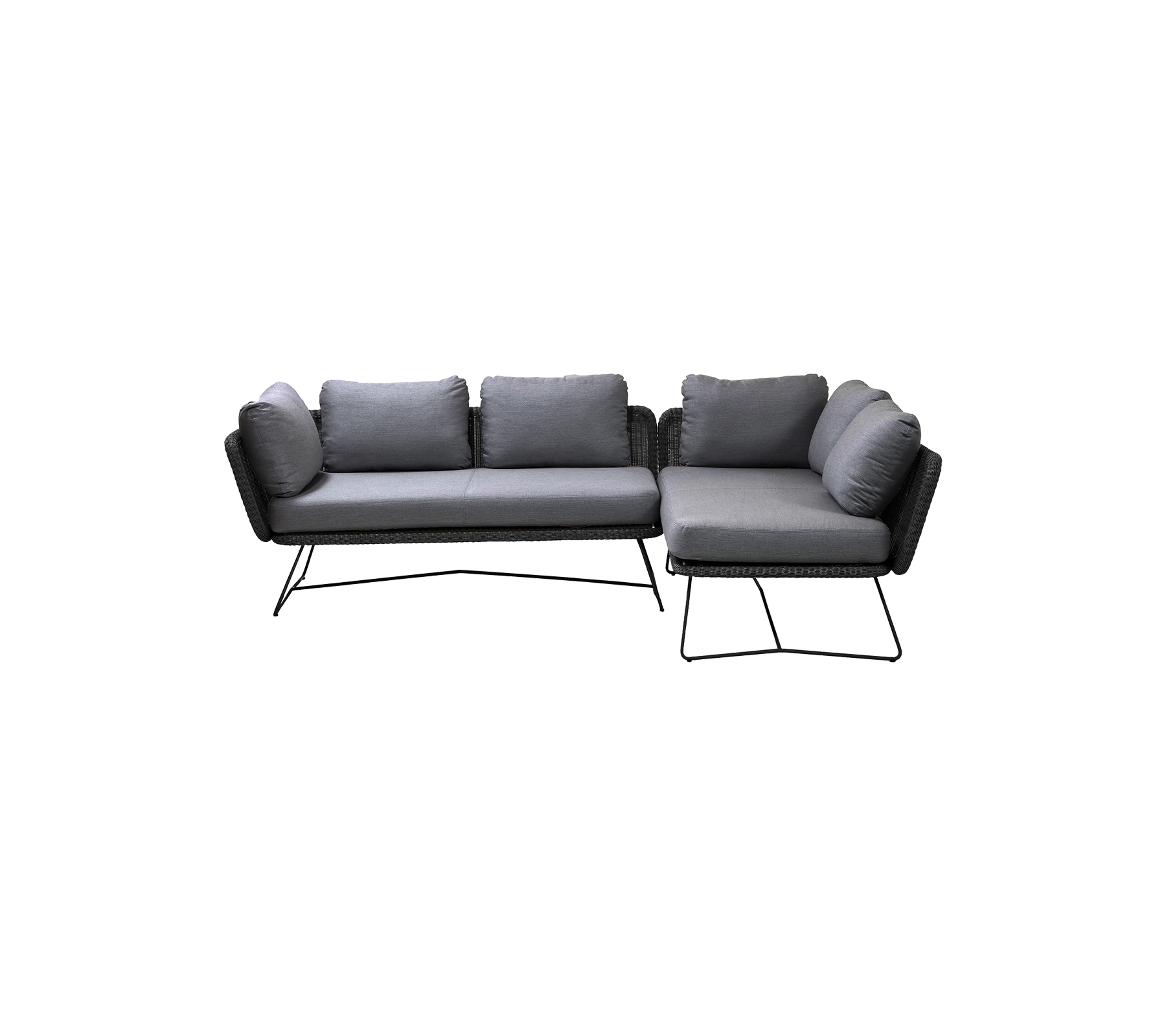 Stilfuld sortrammet sektionel sofa med bløde grå puder, med et moderne design, der passer til forskellige rum.