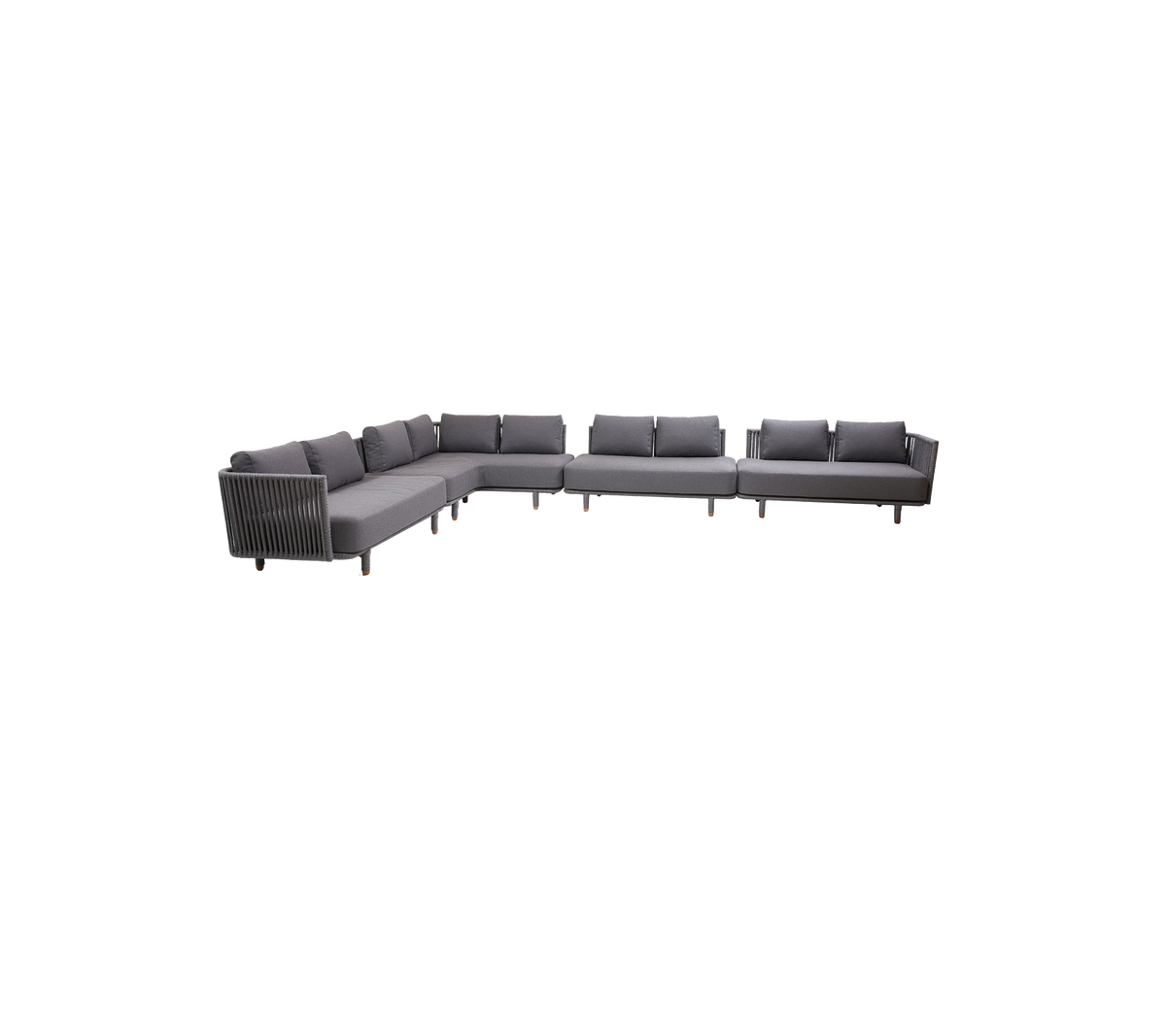 Moderne sectional sofa i U-formet design, betrukket med gråt stof og komfortable puder for en hyggelig siddeoplevelse.