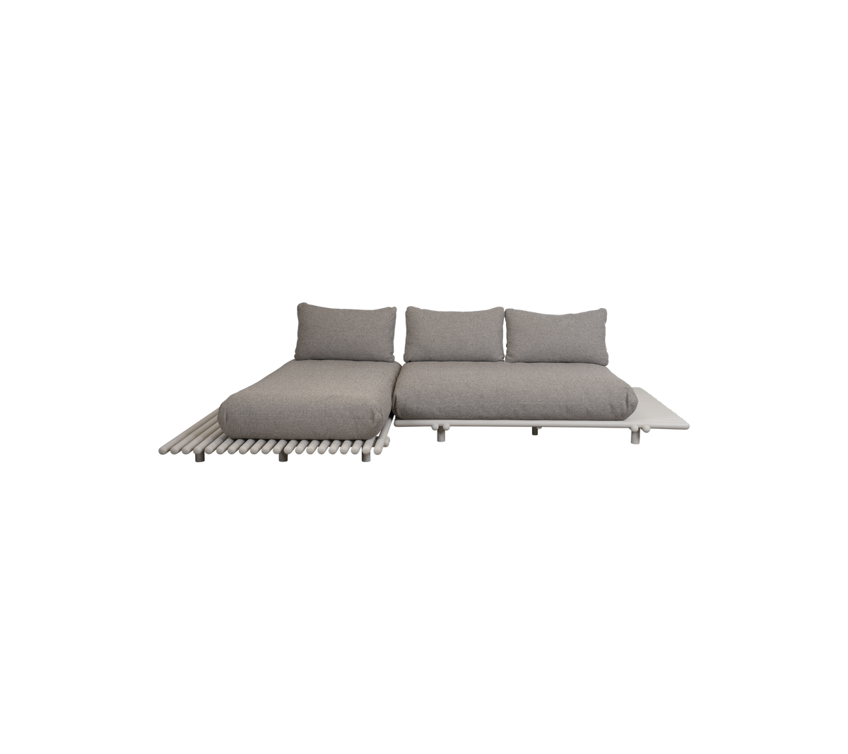 Moderne grå sektionelt sofa design med bløde puder og en slank træbund, perfekt til stilfuld afslapning eller sammenkomster.